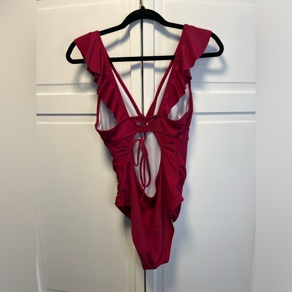 CUPSHE Summer Seaside Ruffled Ruched Plunge Tummy Control One Piece Swimsuit - Picture 4 of 11